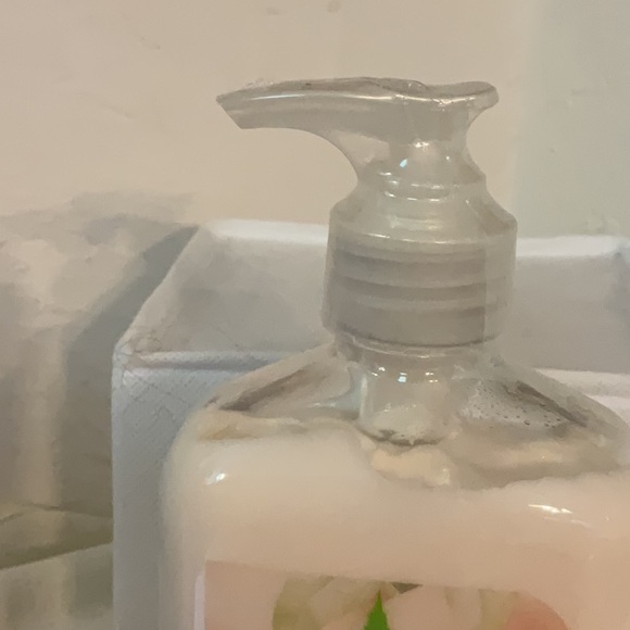 Hempz Limited Edition Herbal Body Moisturizer, 17fl.oz./500ml., NWT - Picture 5 of 5